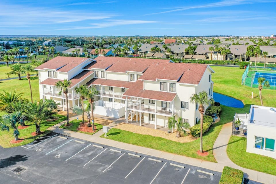 Property building, Day, Bird's eye view