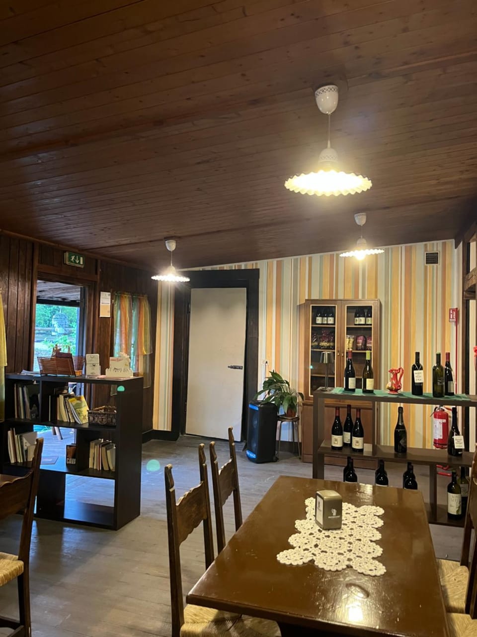 Restaurant/places to eat, Lounge or bar, Breakfast