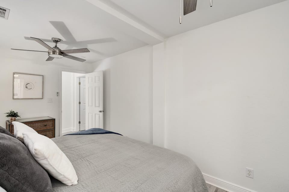 Bed, Bedroom, furniture