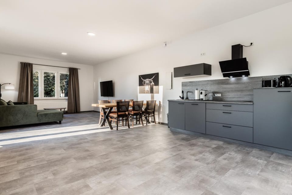 Kitchen or kitchenette, Living room, Seating area, Dining area, dishwasher, oven, pet friendly, stove