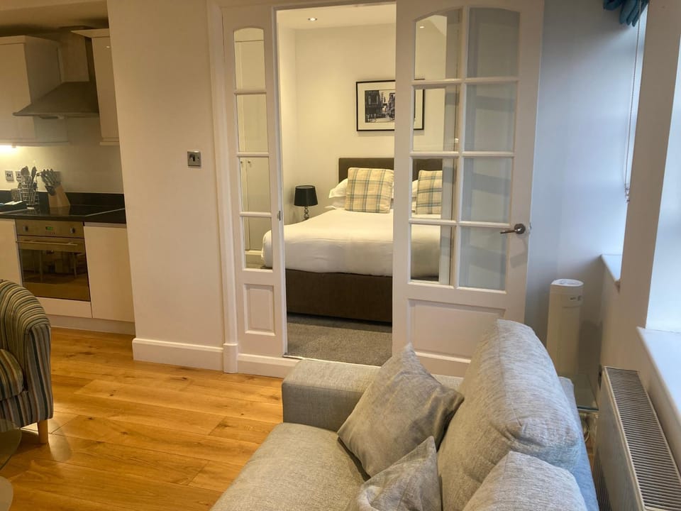 NELL GWYNN HOUSE - Spacious, Bright One Bedroom Apartment, Sloane Square, London Apartment in City of Westminster