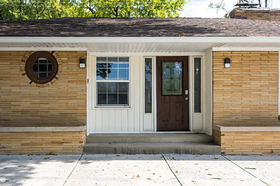 Renovated Home with Game Room & Washer and Dryer-Family Friendly House in Perry Township