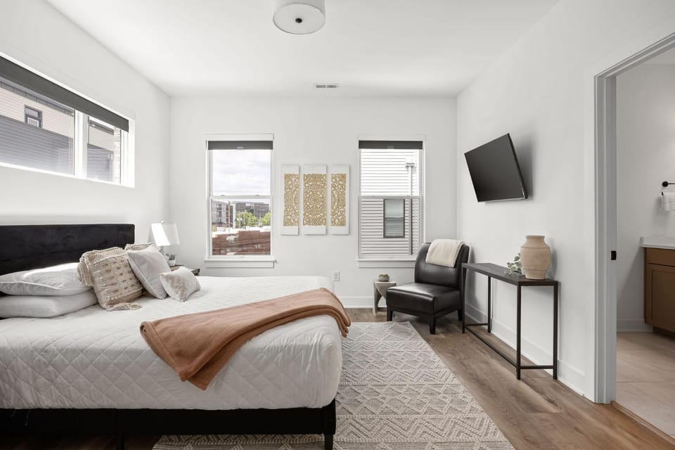 Luxury Downtown-Chatham Arch BoHo-style Townhome-Family Friendly House in Indianapolis