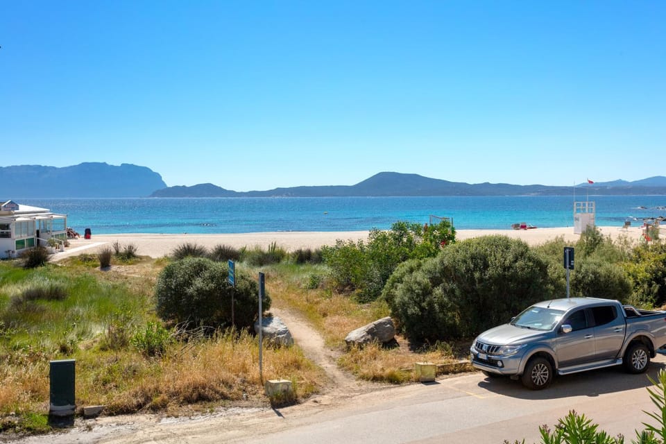 Amazing view fronte mare Apartment in Pittulongu