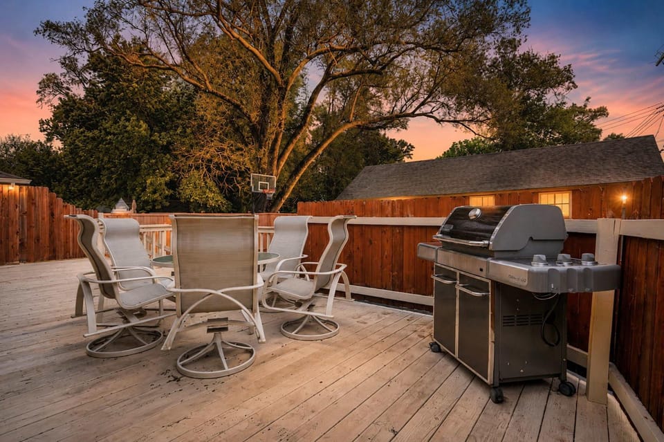 Northside Cottage - Perfect Indy Location-Family Friendly House in Indianapolis