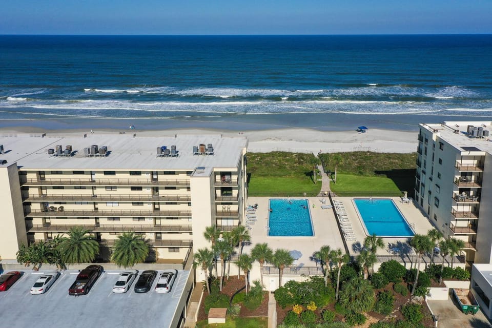 Property building, Day, Bird's eye view, Pool view, Sea view, Swimming pool