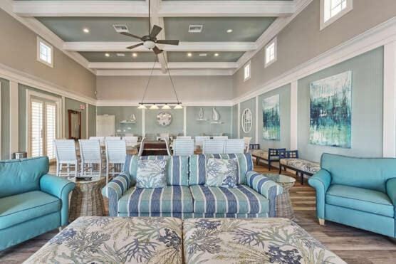 Living room, Seating area, Dining area