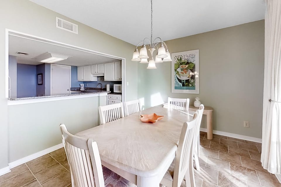 Seating area, Dining area