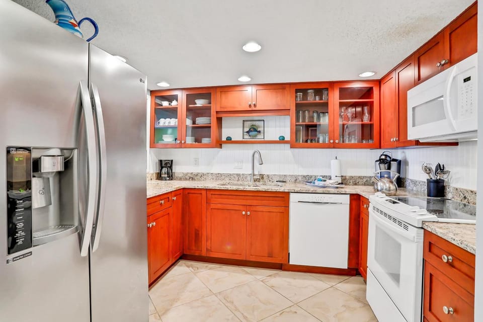 Kitchen or kitchenette, kitchen