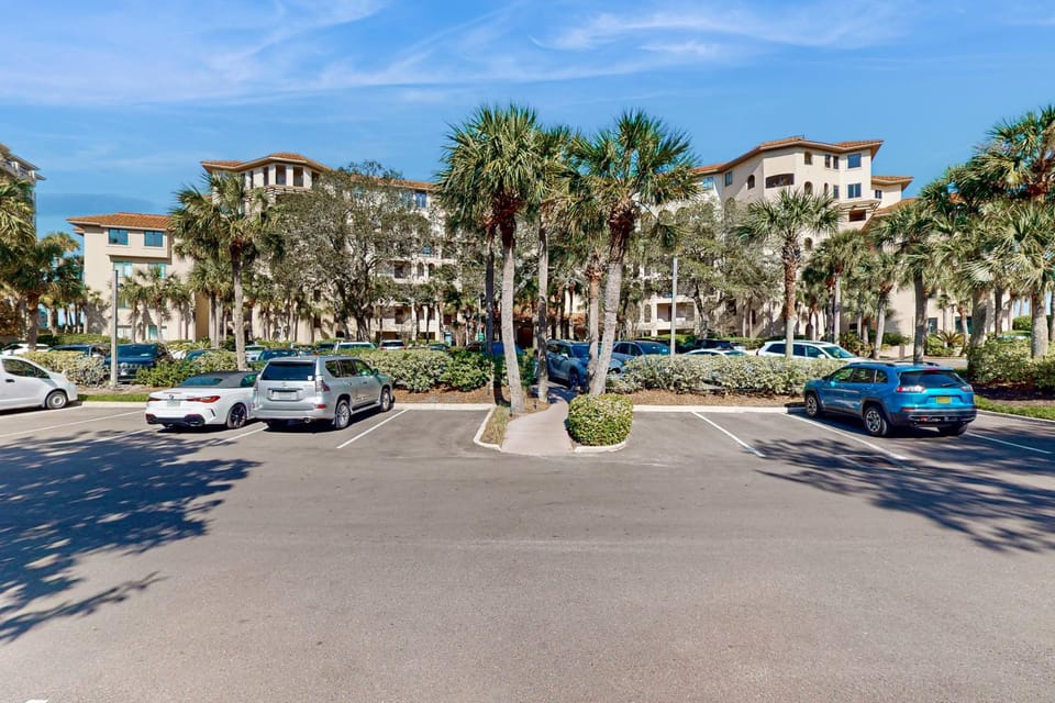 Property building, Day, Location, Parking