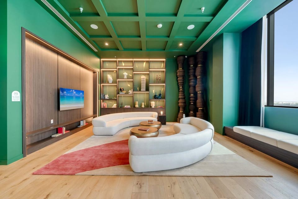 Downtown Drift-Luxury Amenities Sauna & Pool House in Miami