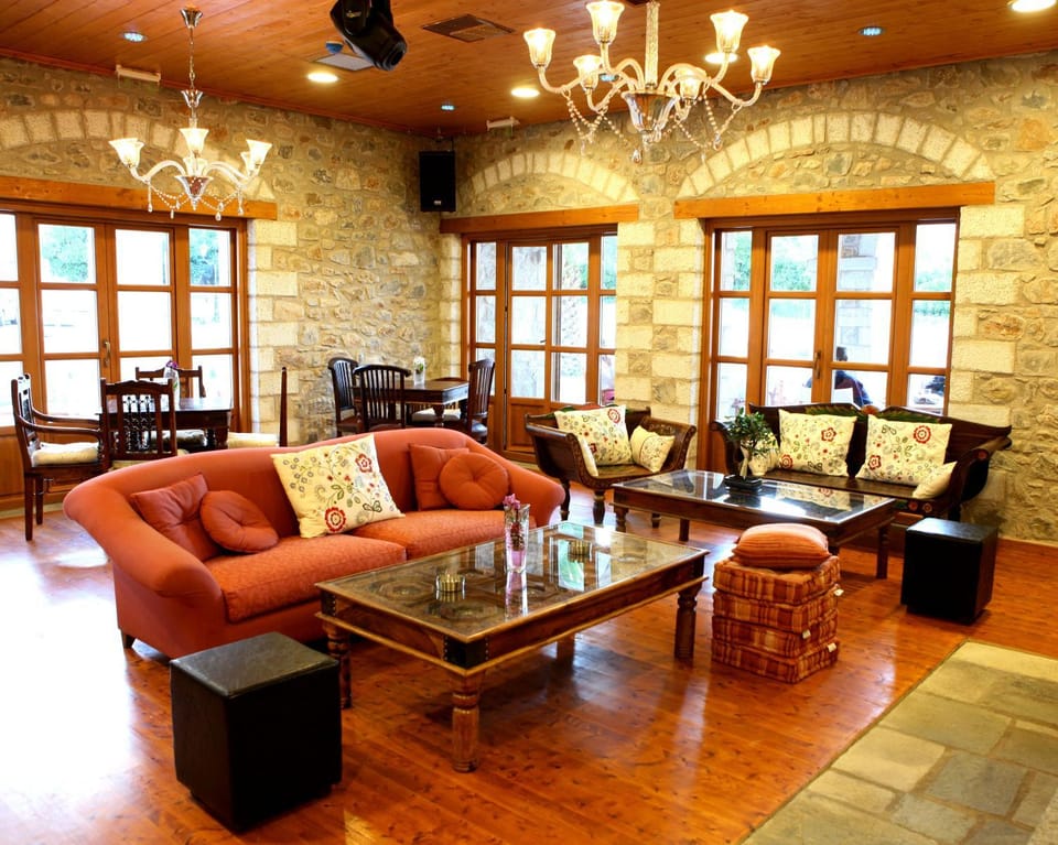 Communal lounge/ TV room
