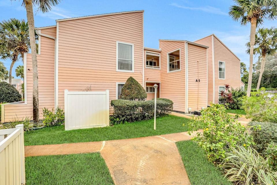 Property building, Day, Garden