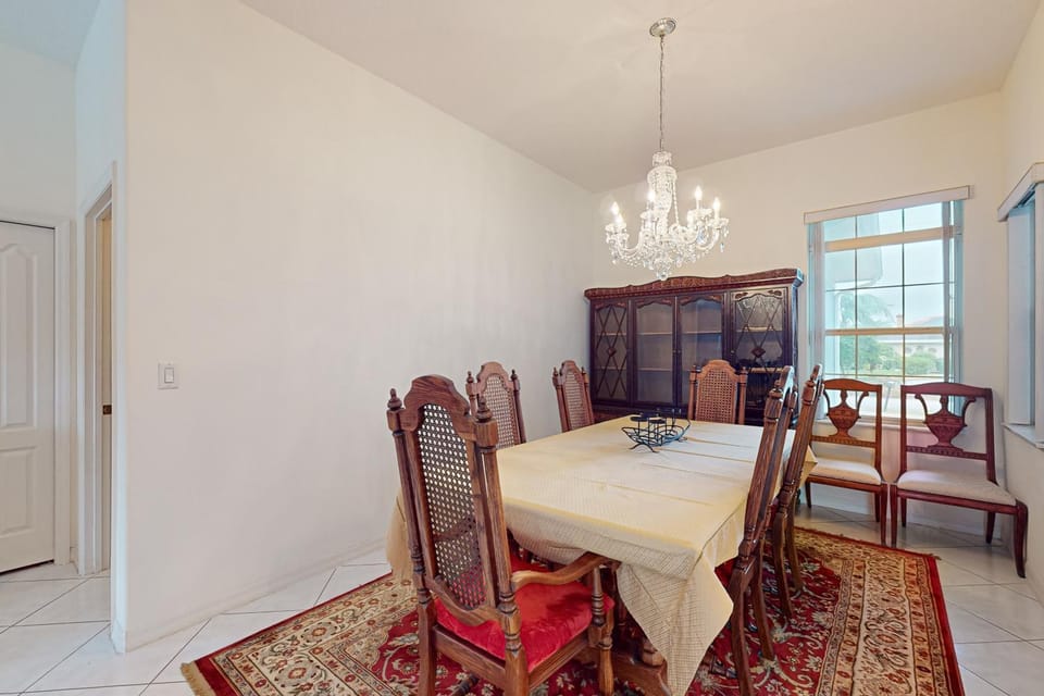 Seating area, Dining area