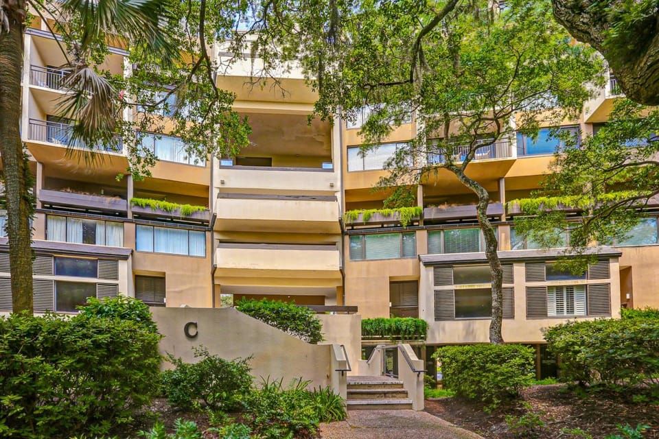Property building, Day, Garden