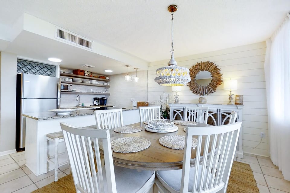 Kitchen or kitchenette, Living room, Other, Seating area, Dining area, oven, stove