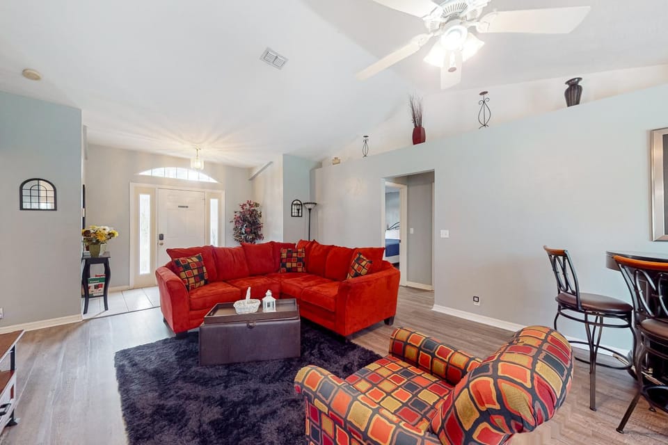 Living room, Seating area, Dining area