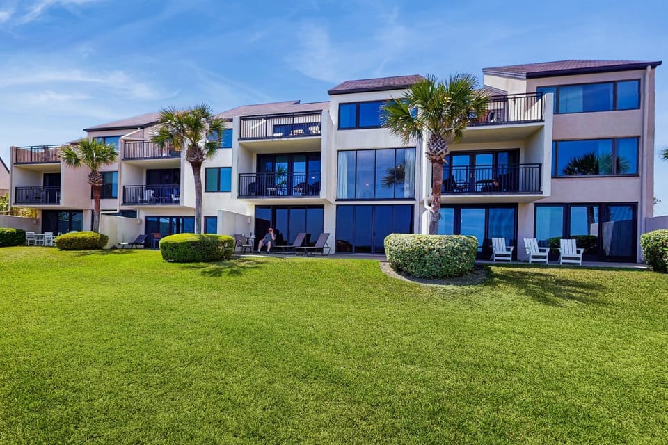 Property building, Day, Garden