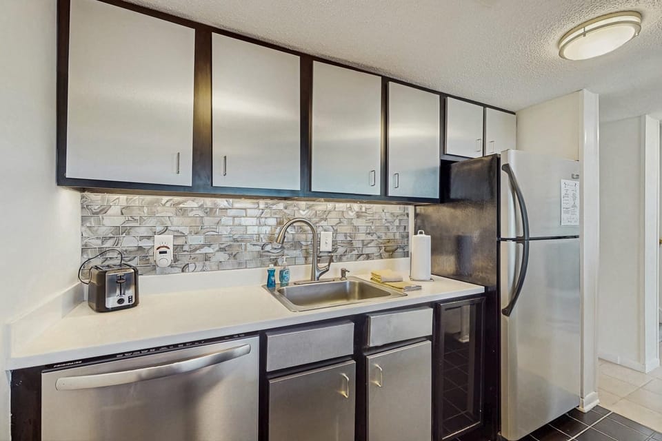 Kitchen or kitchenette, kitchen