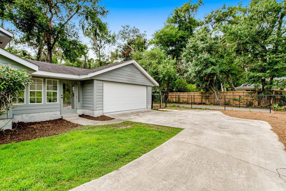 Property building, Spring, Day
