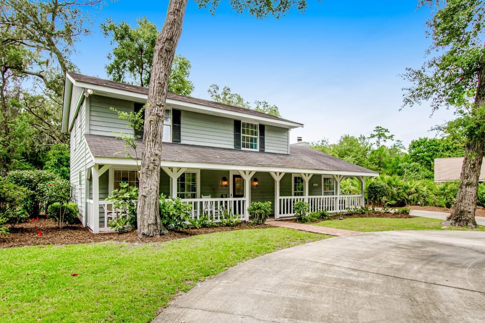 Property building, Spring, Day