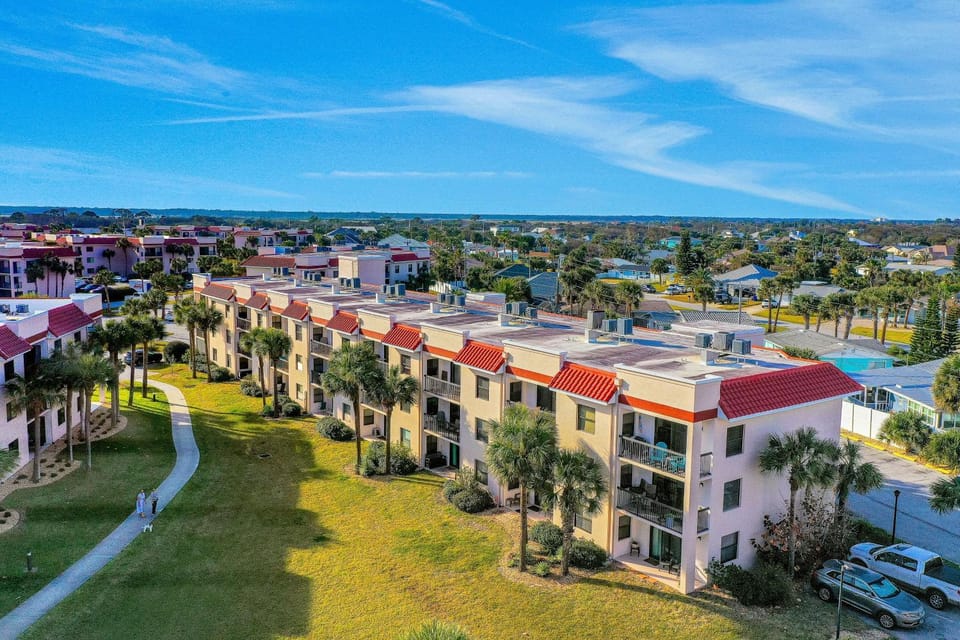 Property building, Day, Bird's eye view