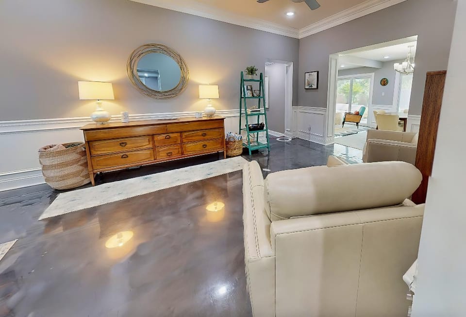 Living room, Seating area