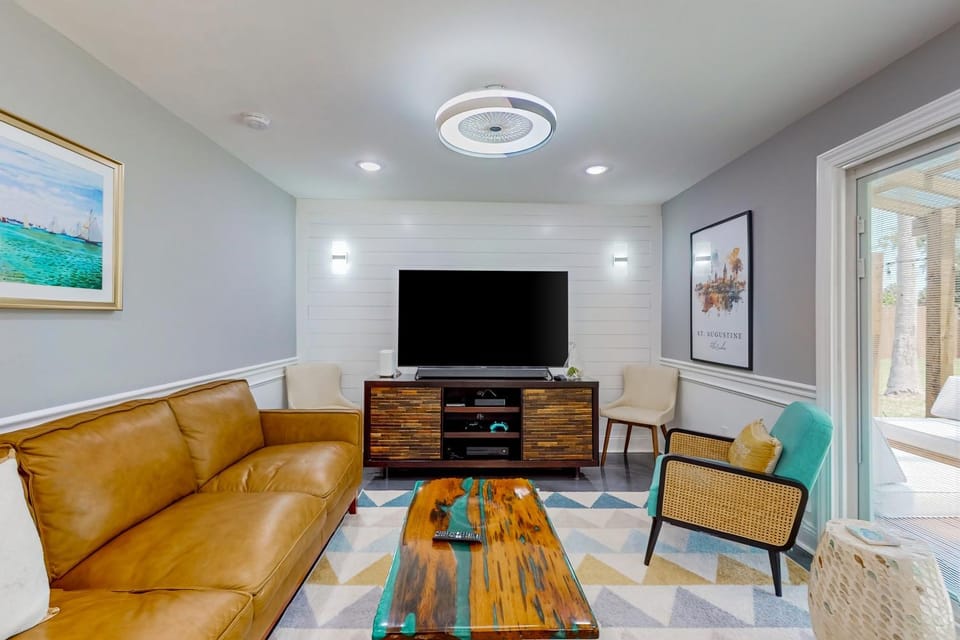 TV and multimedia, Living room, Seating area