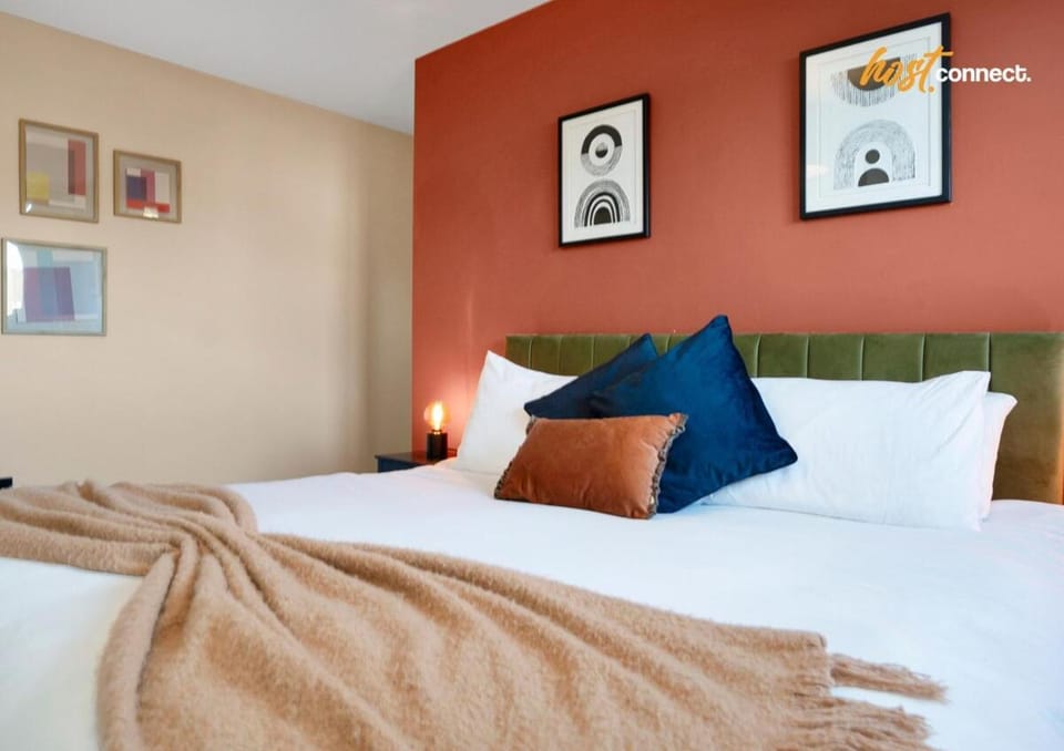 3Bed House I Sleeps 6 I Dunfermline House in Dunfermline