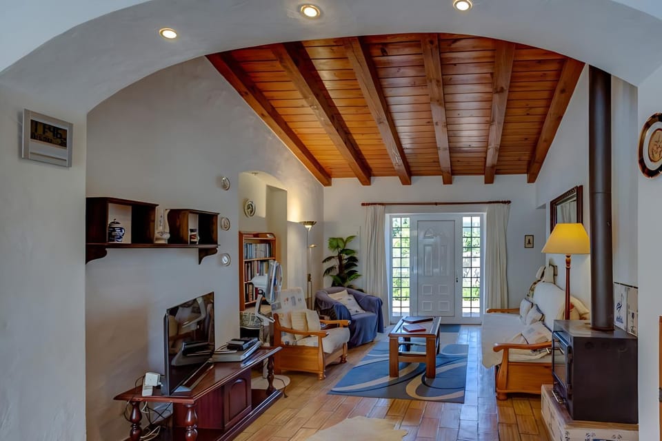 Communal lounge/ TV room, Living room, Seating area