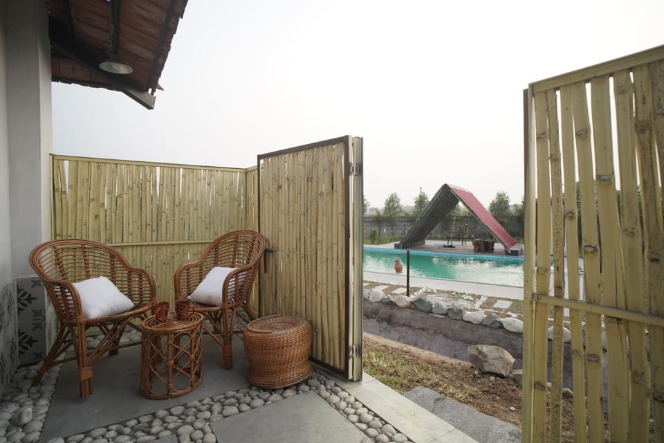 Pool view, Swimming pool