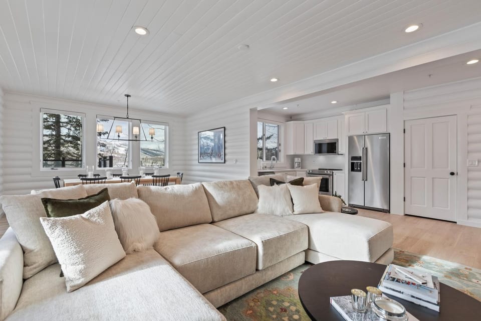 Abode at Black Bear 101 House in Deer Valley