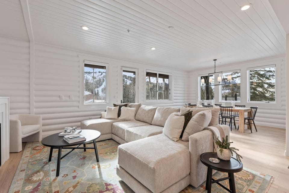 Abode at Black Bear 101 House in Deer Valley