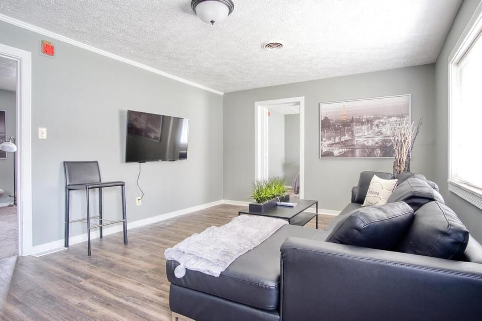 Childrens Musuem - Spacious - Free Parking- Family Friendly House in Indianapolis