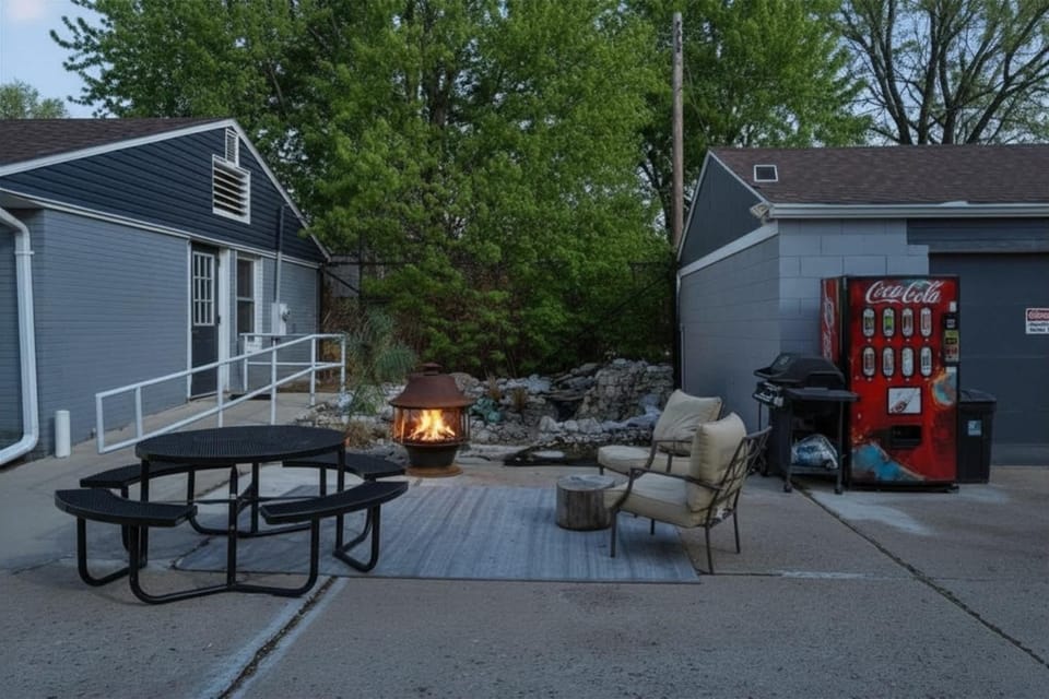 Explore Indy in Perfect Location - Cozy 1BR House in Indianapolis