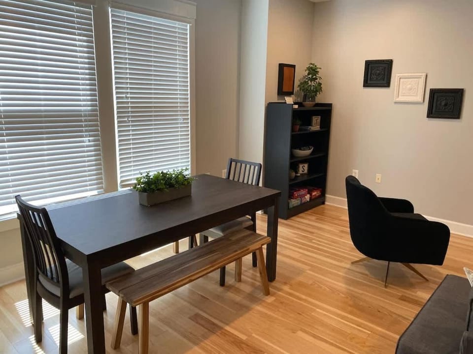 3BR Downtown with Private Garage-Walk to Mass Ave-Family Friendly House in Indianapolis