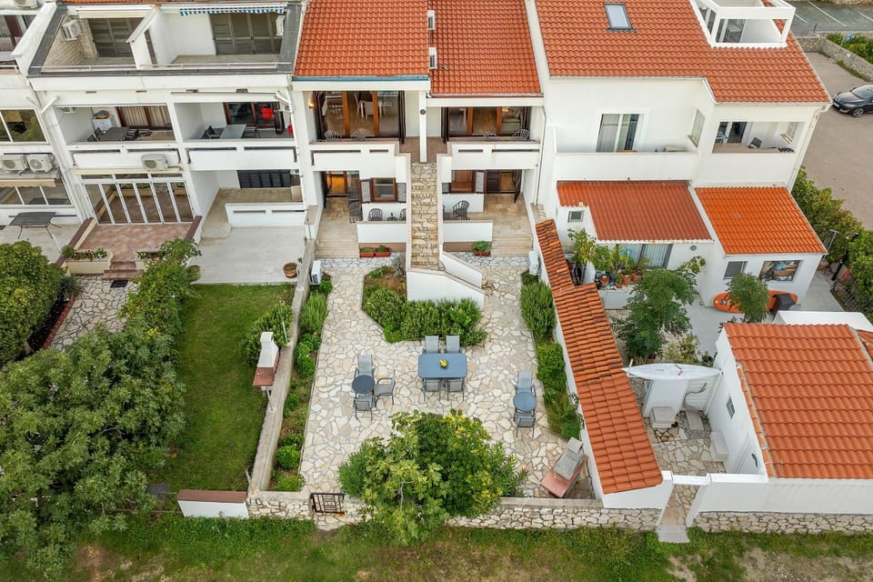 Property building, Garden, Garden