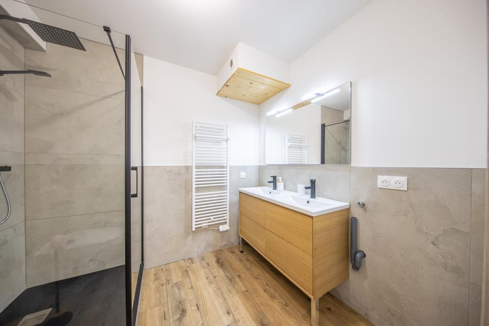 Shower, Bathroom
