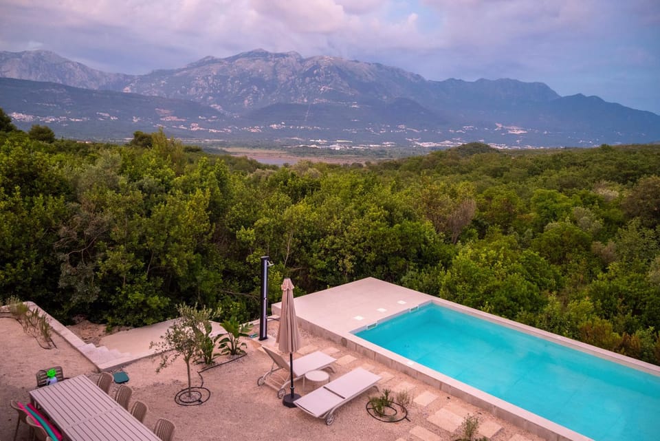 Mountain view, Swimming pool, sunbed