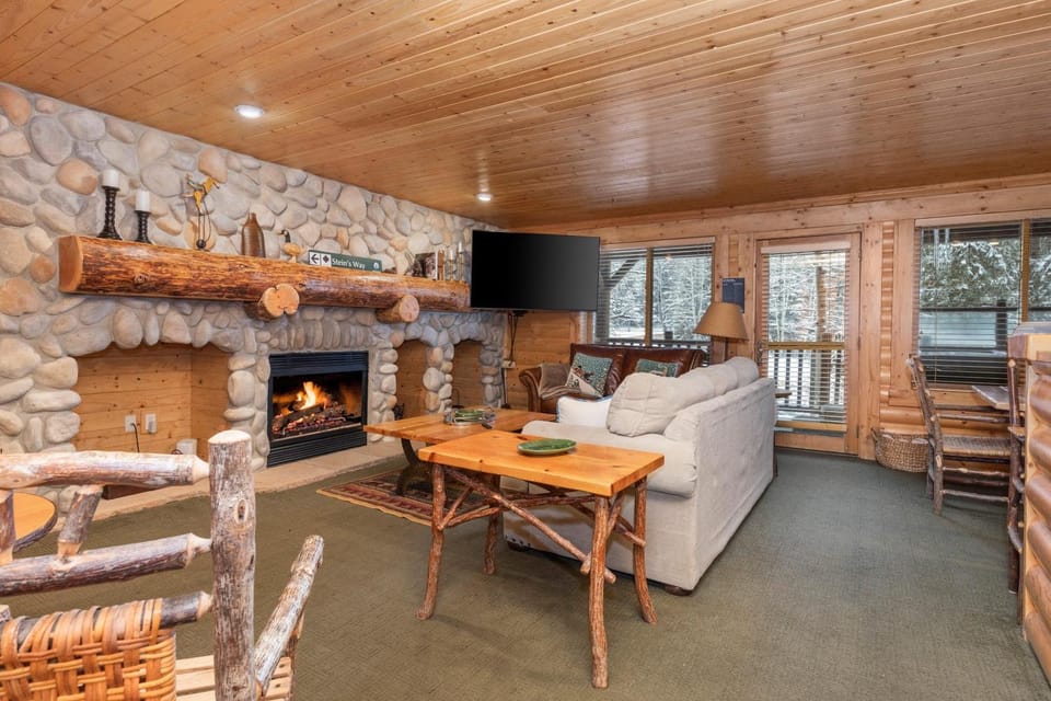 Abode at Black Bear 204 House in Deer Valley