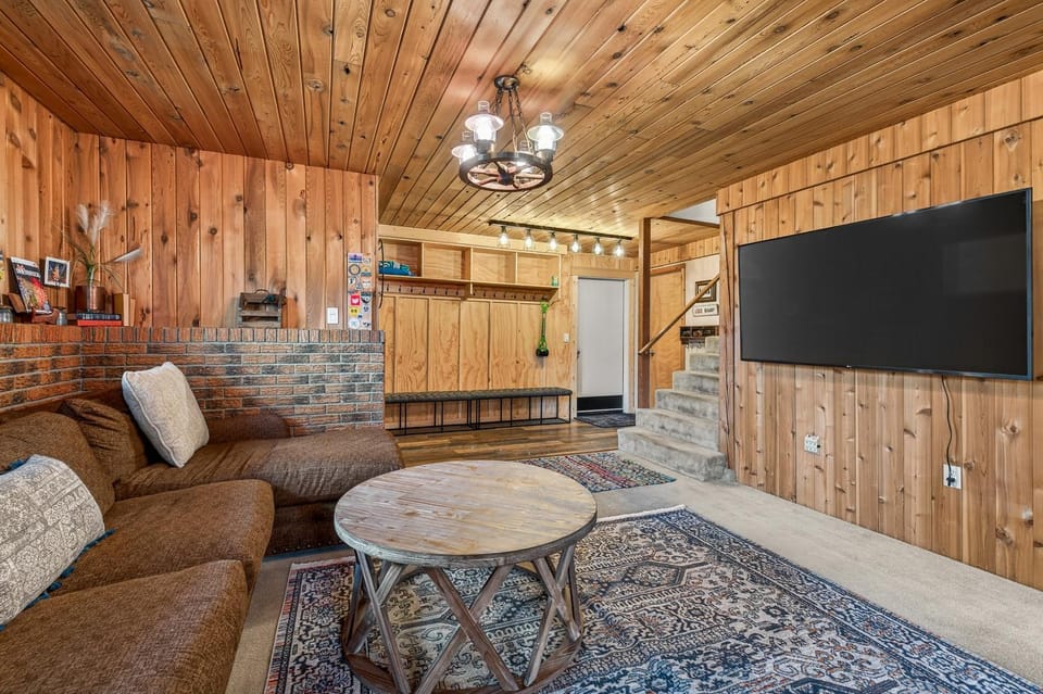 Above Par - Quiet & Private Retreat | Parking + Lake Views House in Cascade