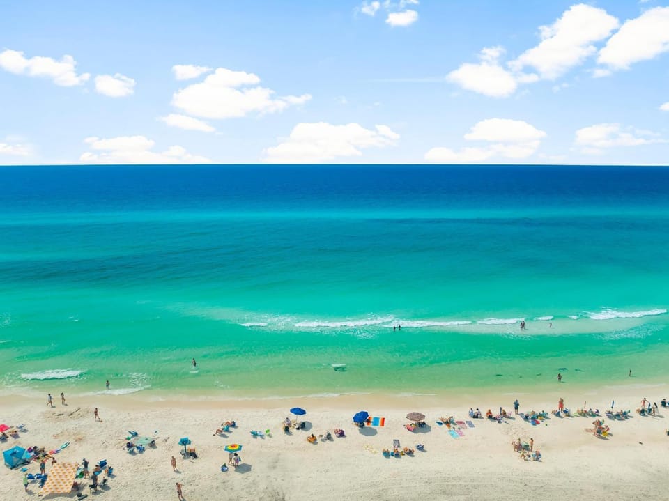 Day, People, Natural landscape, Beach, Sea view, group of guests, sunbed