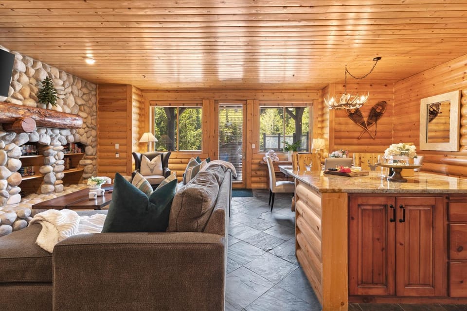 Abode at Black Bear 206 House in Deer Valley