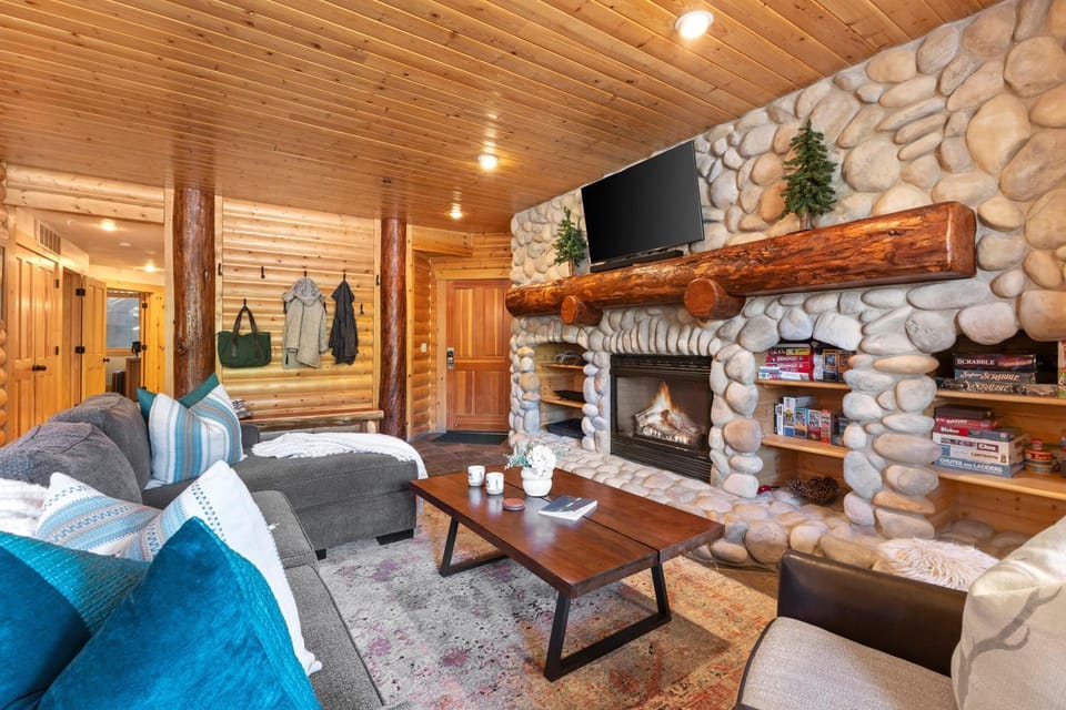 Abode at Black Bear 206 House in Deer Valley