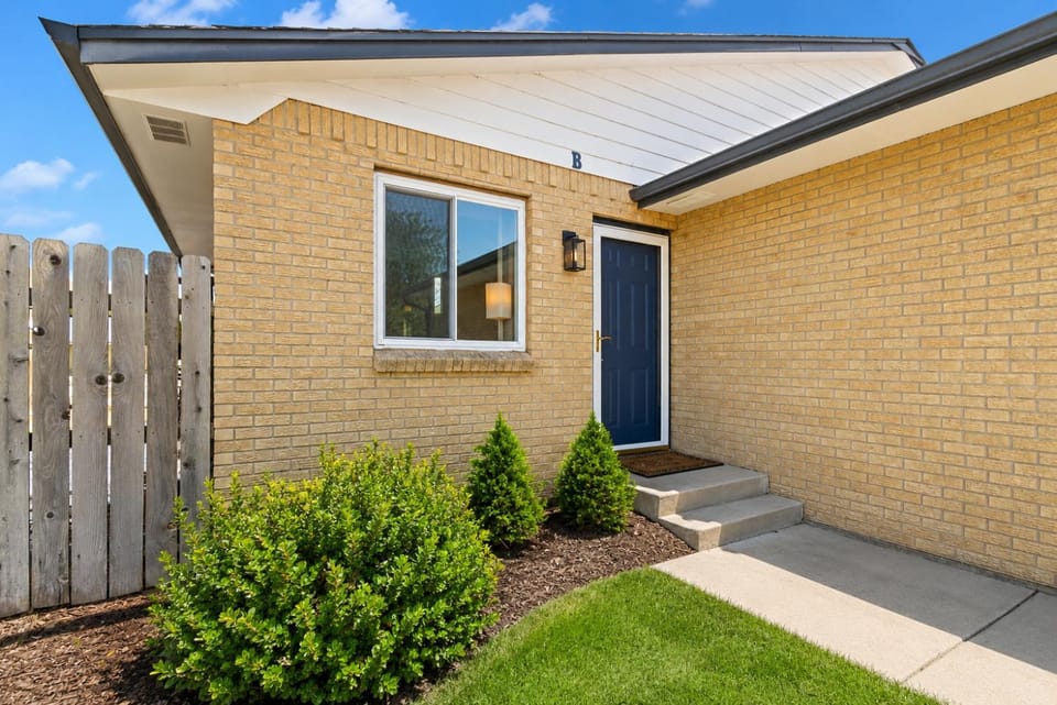 Chimney Park Retreat King Suite and Fenced Yard House in Greeley