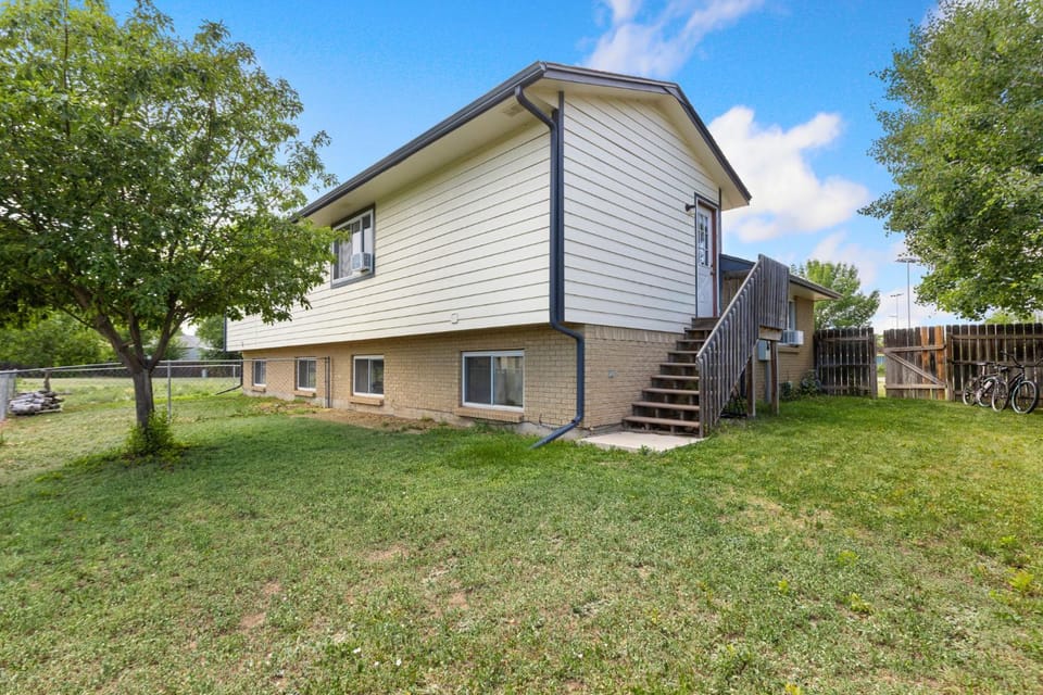 Property building, Day, Natural landscape, Garden