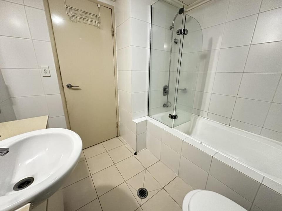 Sydney CBD 2BR 2BA Unit - Free Parking 906 Apartment in Surry Hills