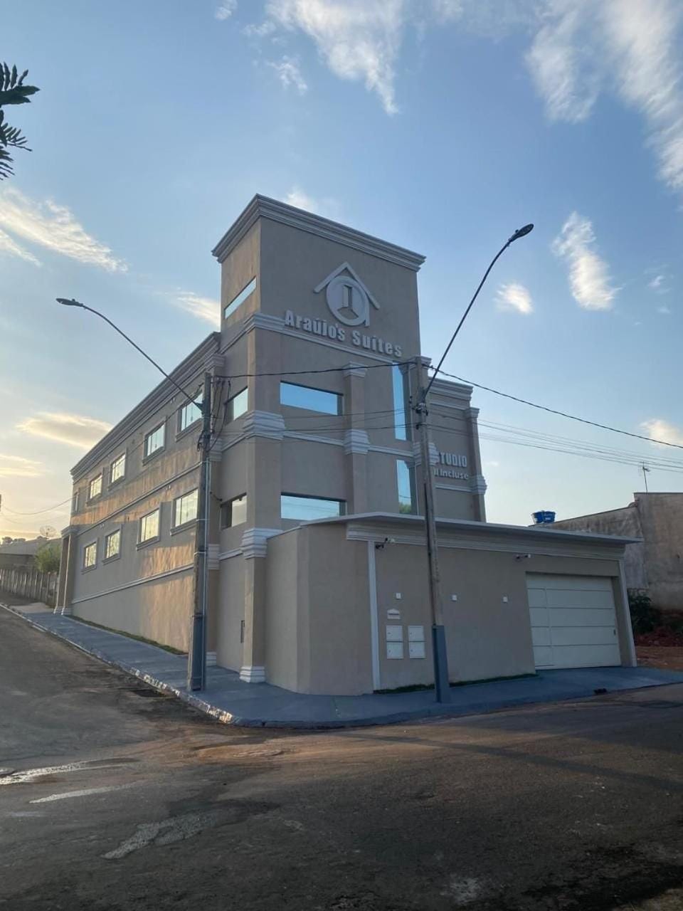 Facade/entrance