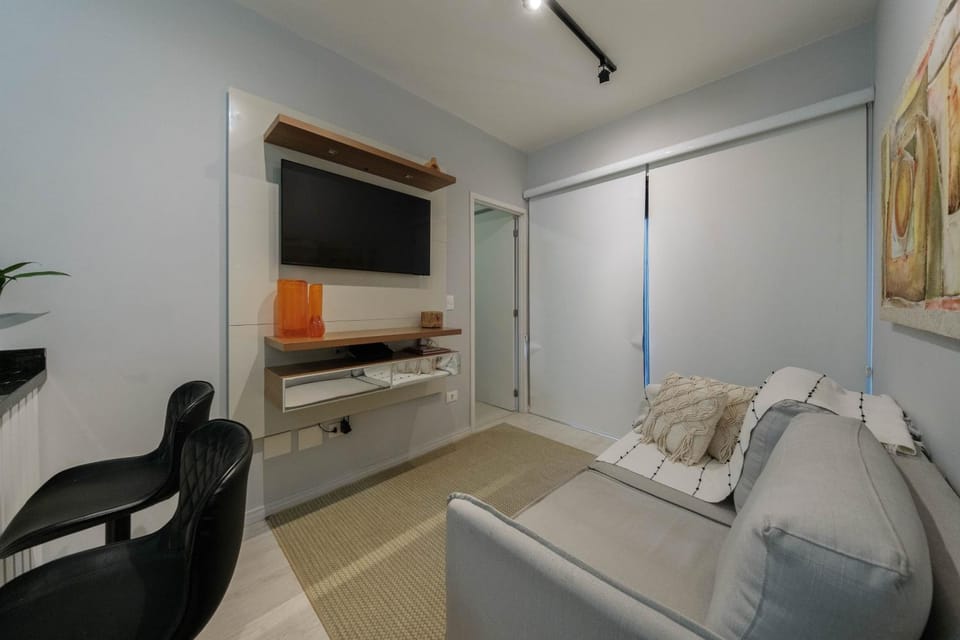 Bed, TV and multimedia, Living room, Seating area