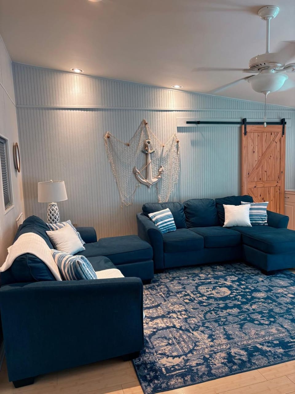 Living room, Photo of the whole room, Decorative detail, Seating area